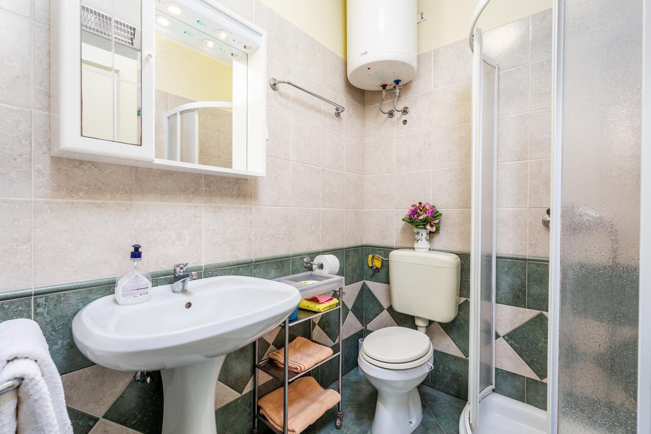 Rona Apartments Ani Ičići 외부 사진