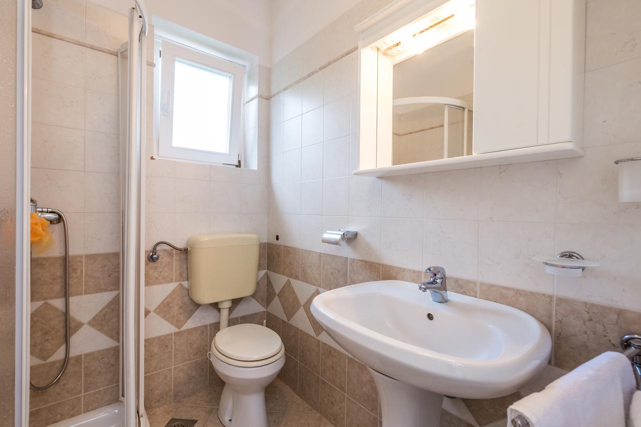 Rona Apartments Ani Ičići 외부 사진
